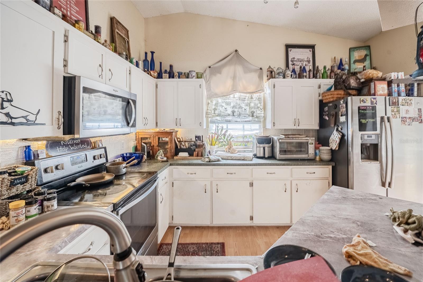 463 EMERALD COVE LOOP