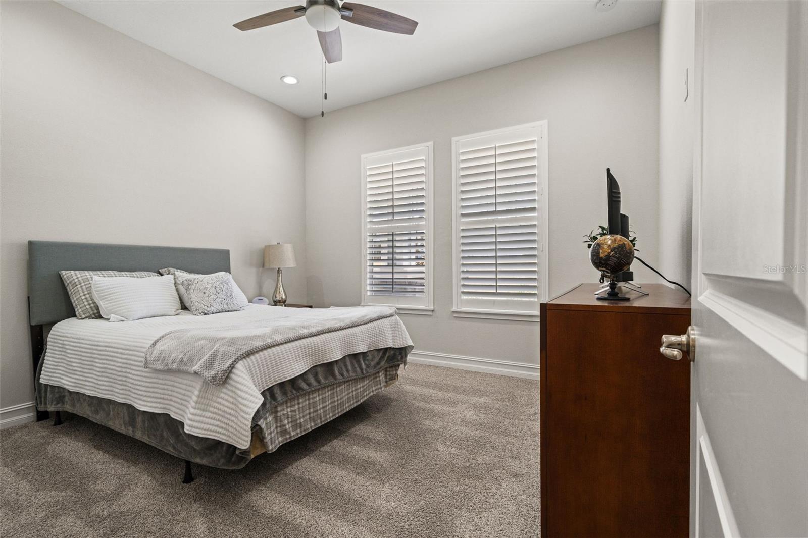 4698 HICKORY OAK DR