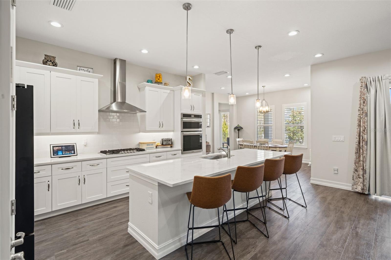 4698 HICKORY OAK DR