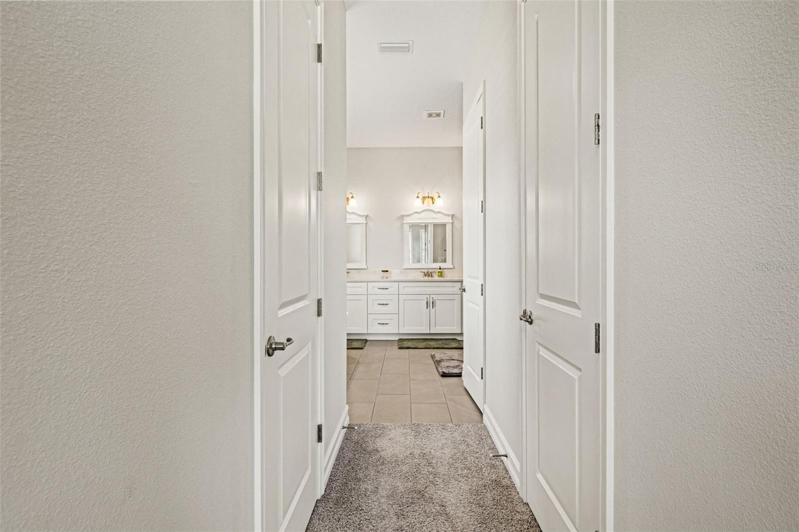 4698 HICKORY OAK DR