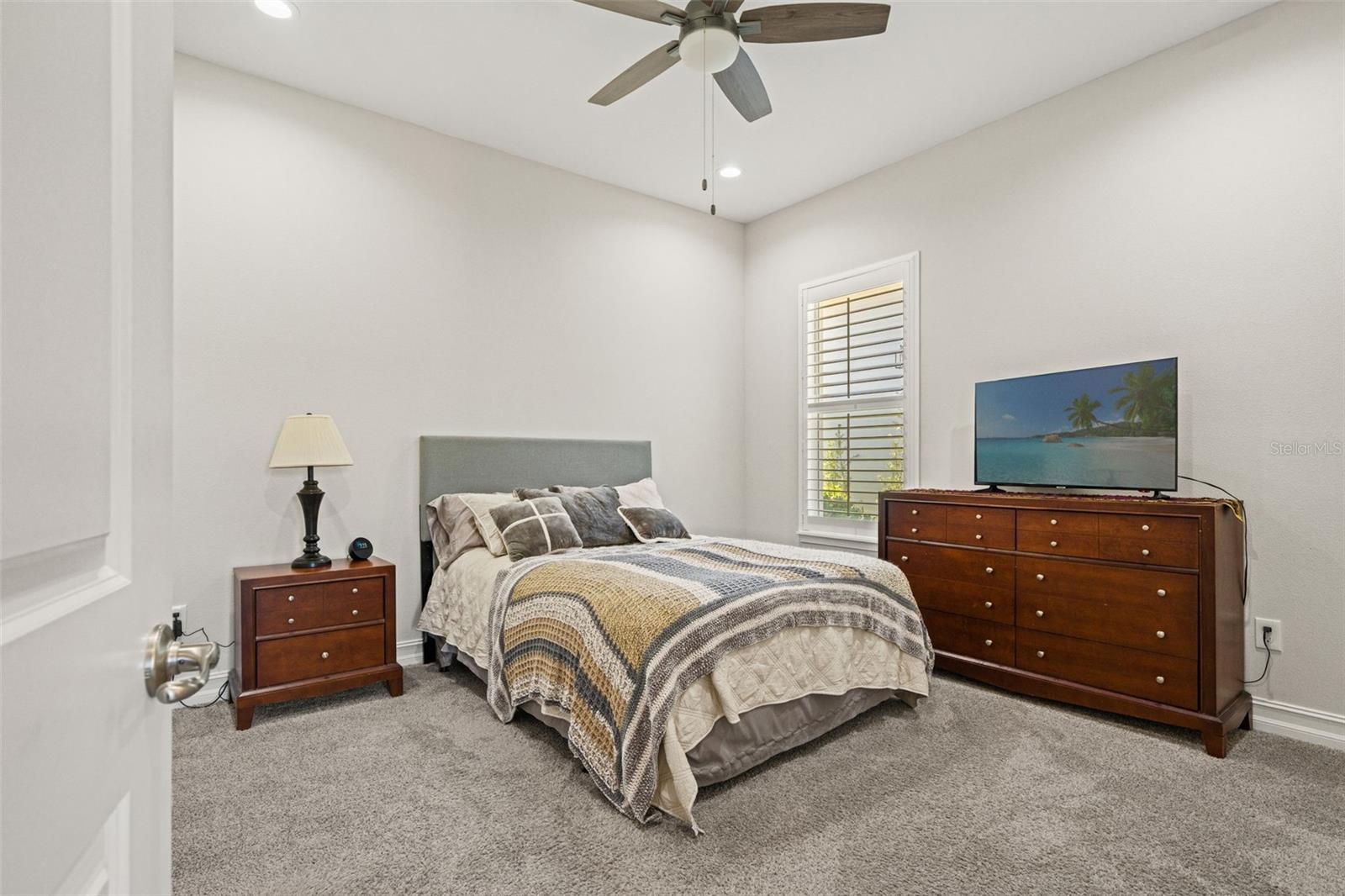 4698 HICKORY OAK DR