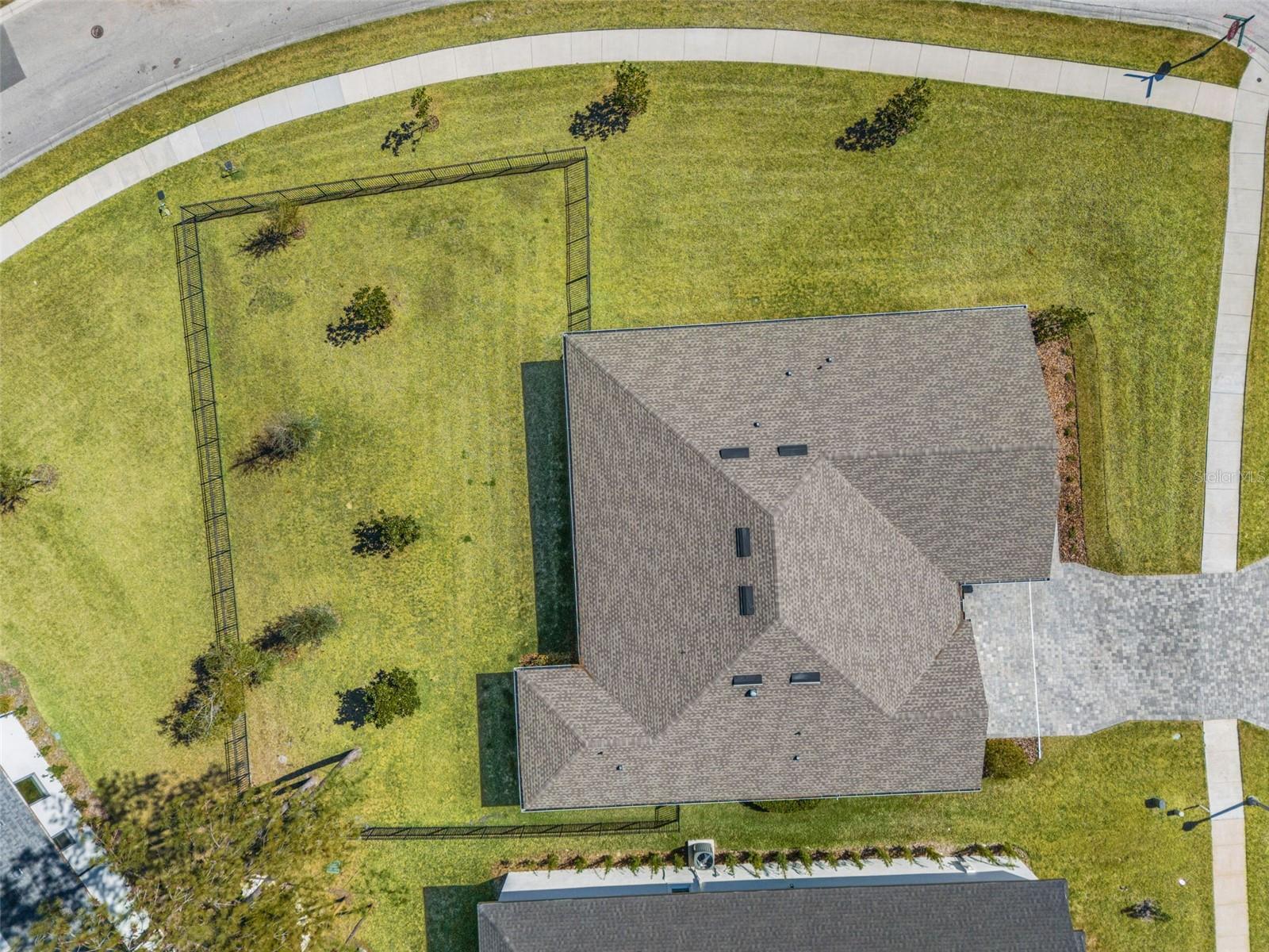 4698 HICKORY OAK DR