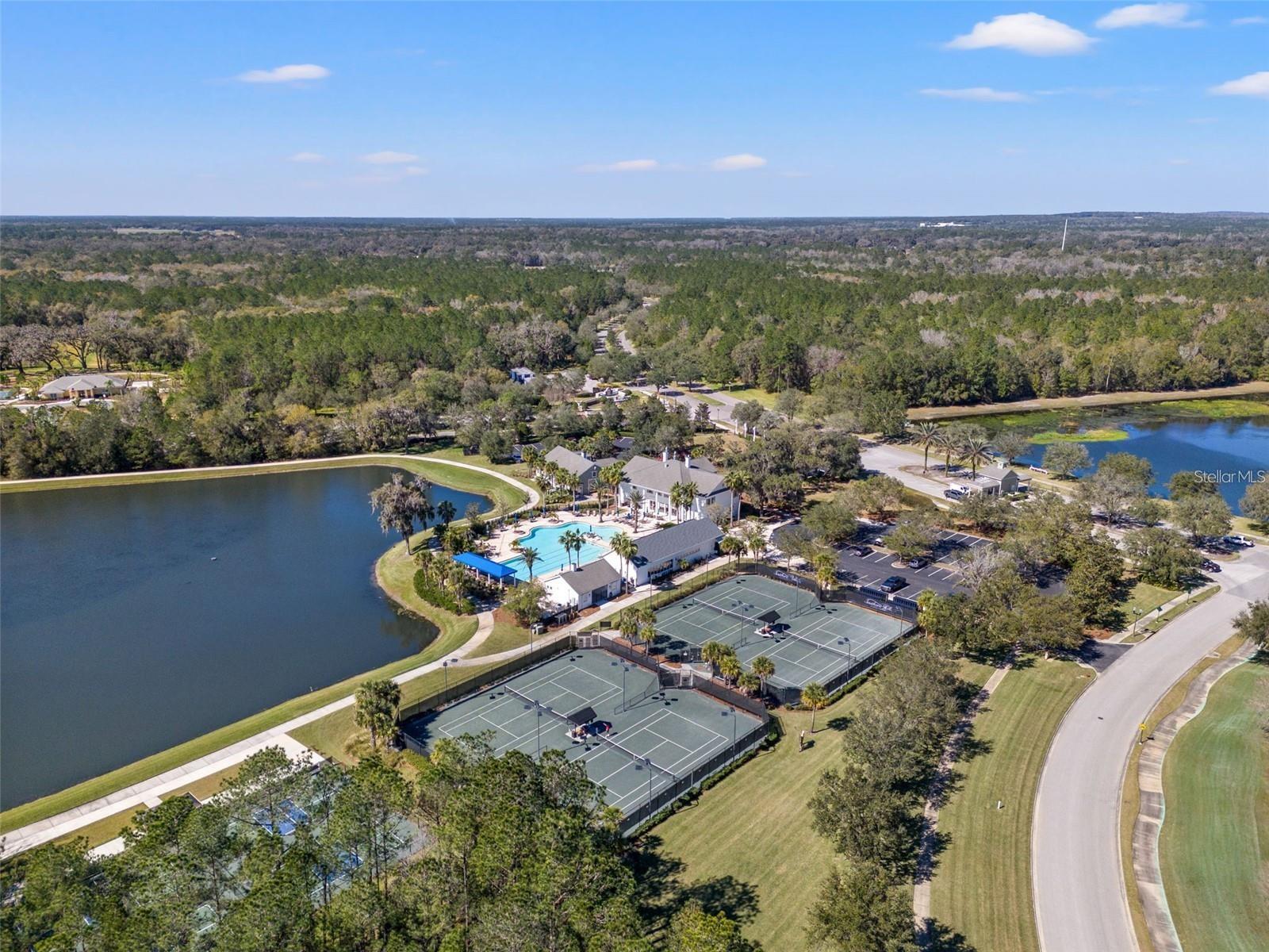 4698 HICKORY OAK DR