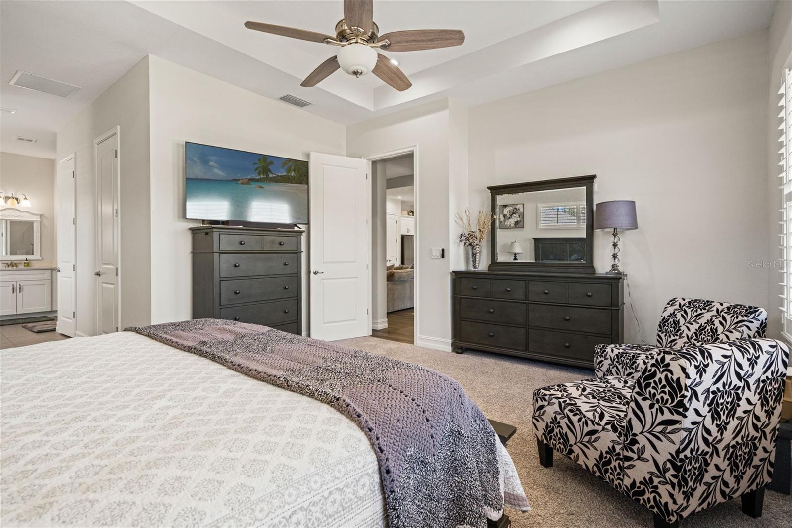 4698 HICKORY OAK DR