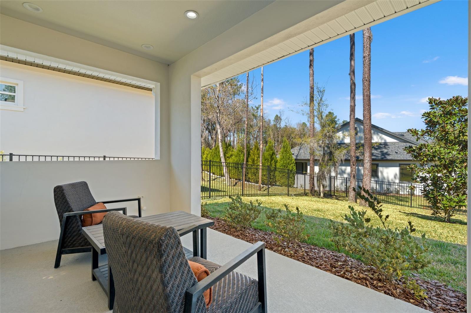 4698 HICKORY OAK DR
