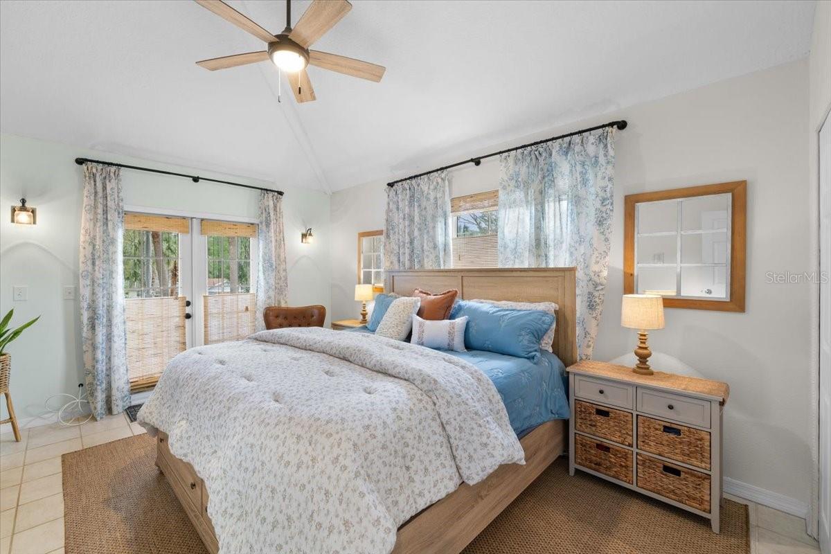 6093 AVENUE OF THE PALMS