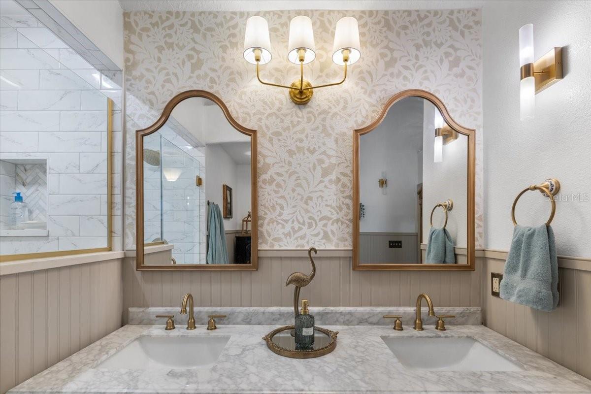 6093 AVENUE OF THE PALMS