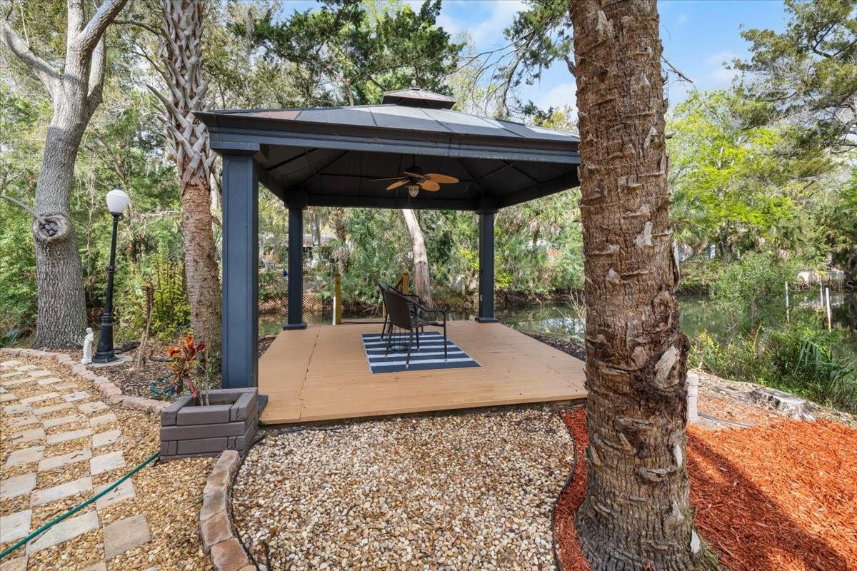 6093 AVENUE OF THE PALMS