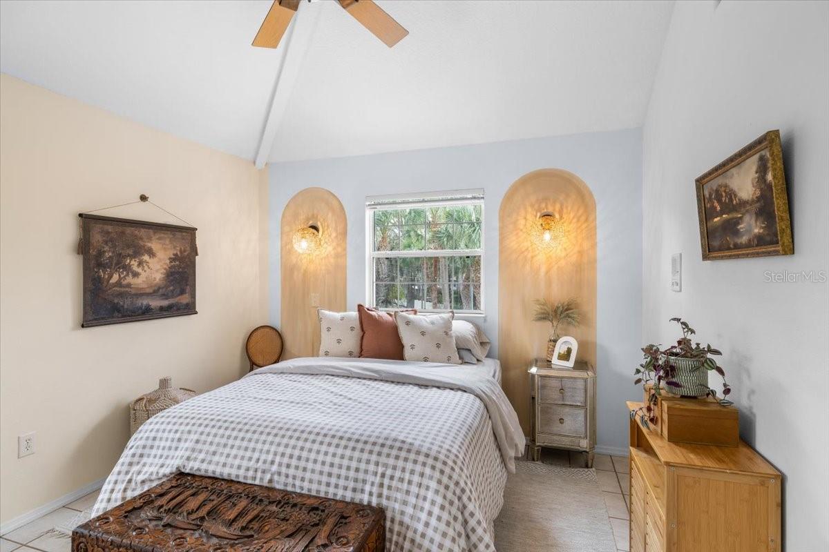 6093 AVENUE OF THE PALMS