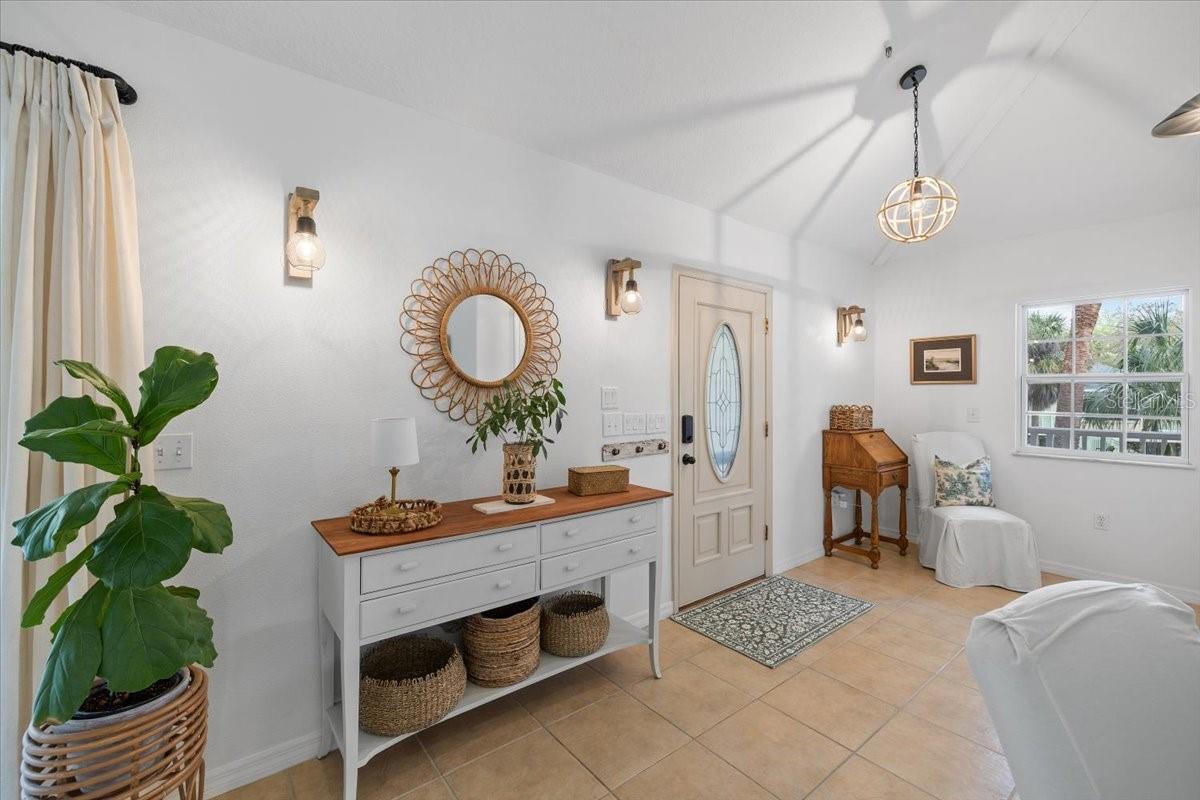 6093 AVENUE OF THE PALMS