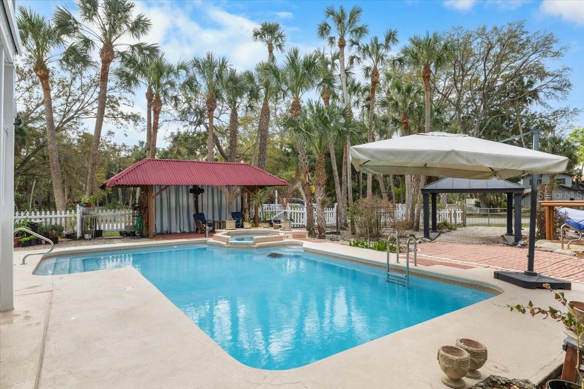 6093 AVENUE OF THE PALMS