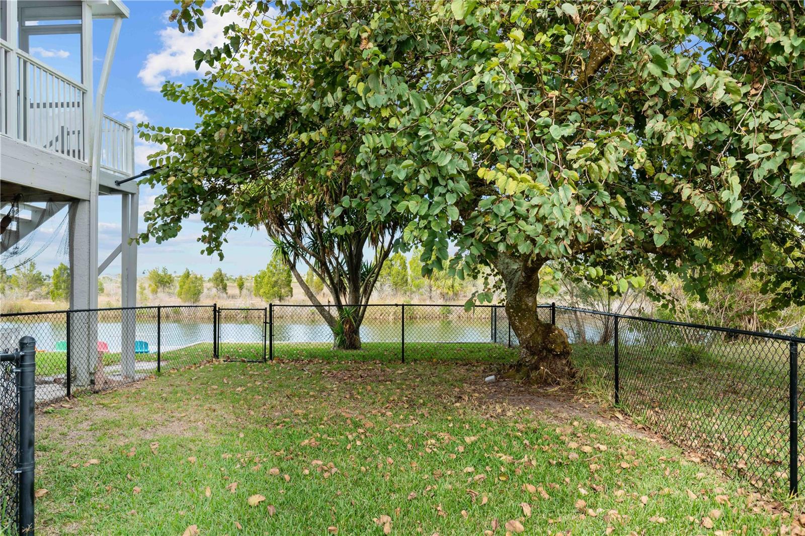 3460 CRAPE MYRTLE DR