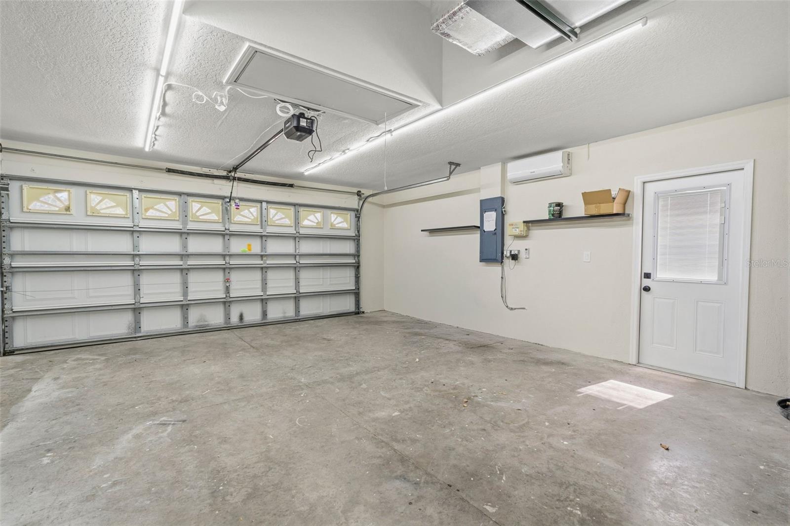 10185 SLEEPY WILLOW CT