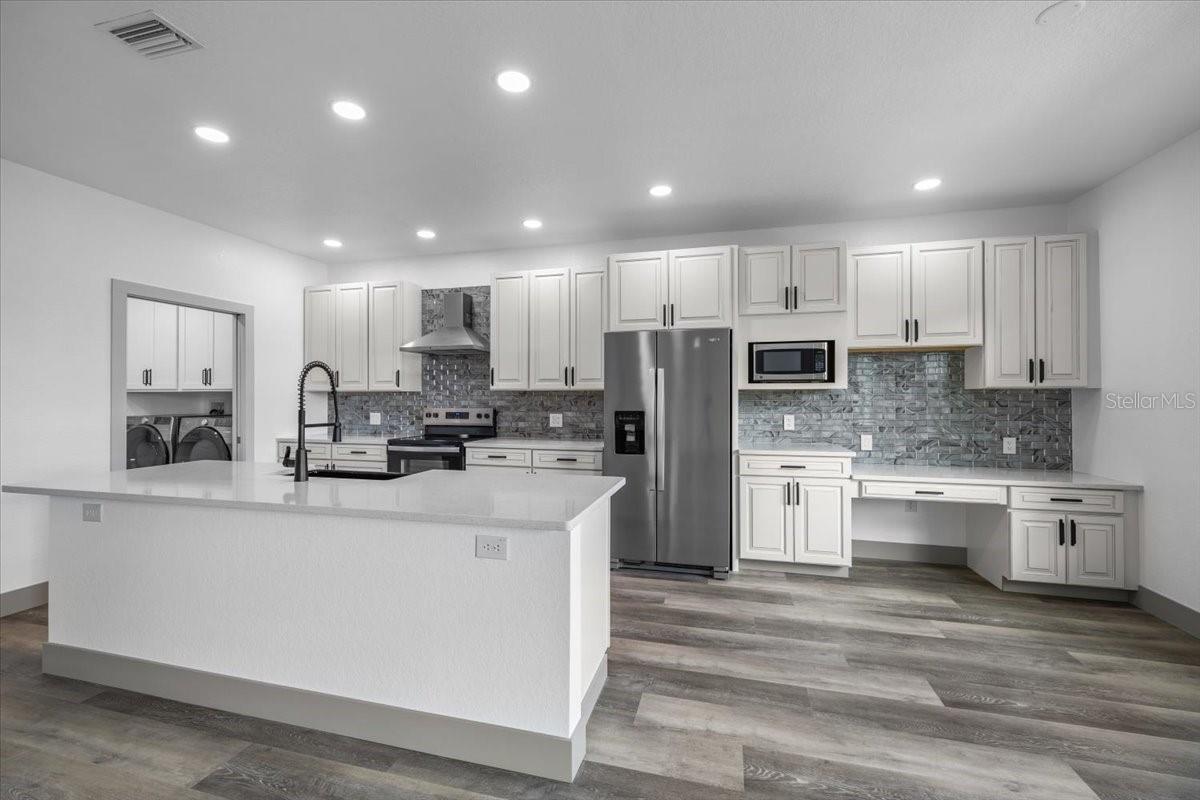 5056 OAK LEAF LN
