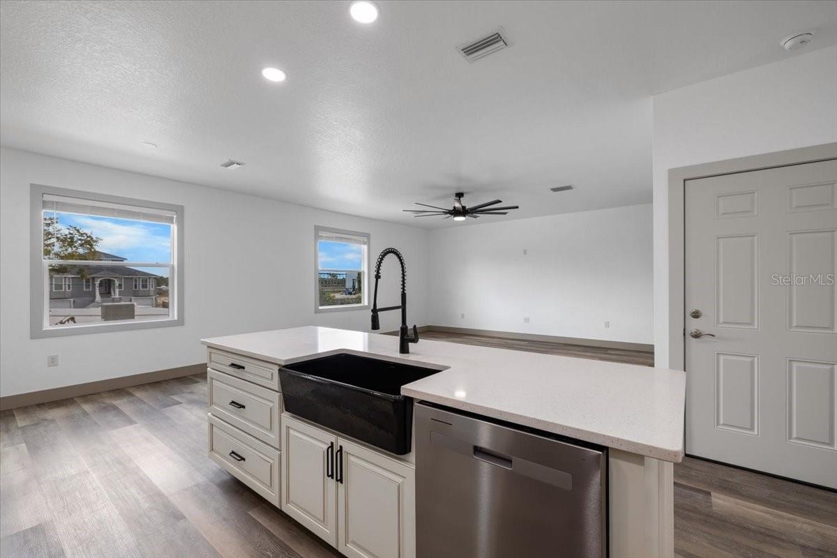 5056 OAK LEAF LN