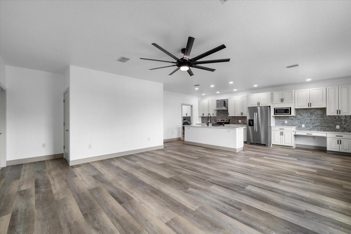 5056 OAK LEAF LN