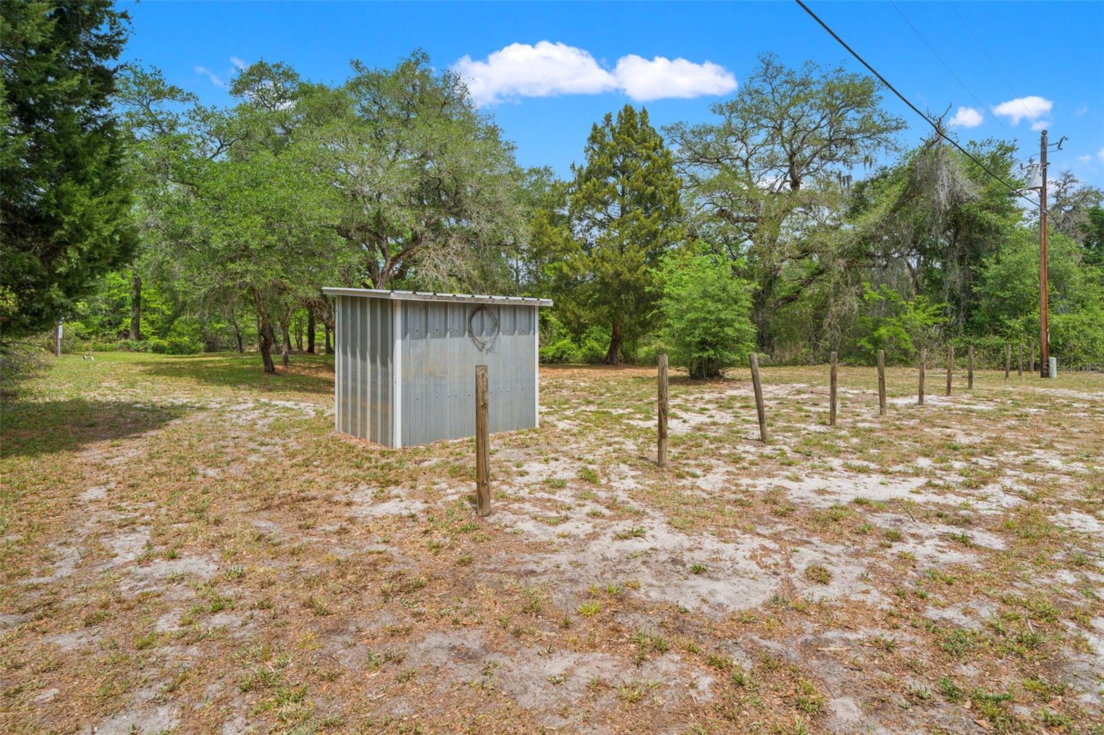 33013 ROUND TABLE RD