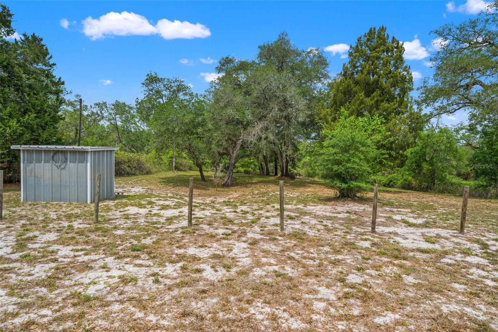 33013 ROUND TABLE RD