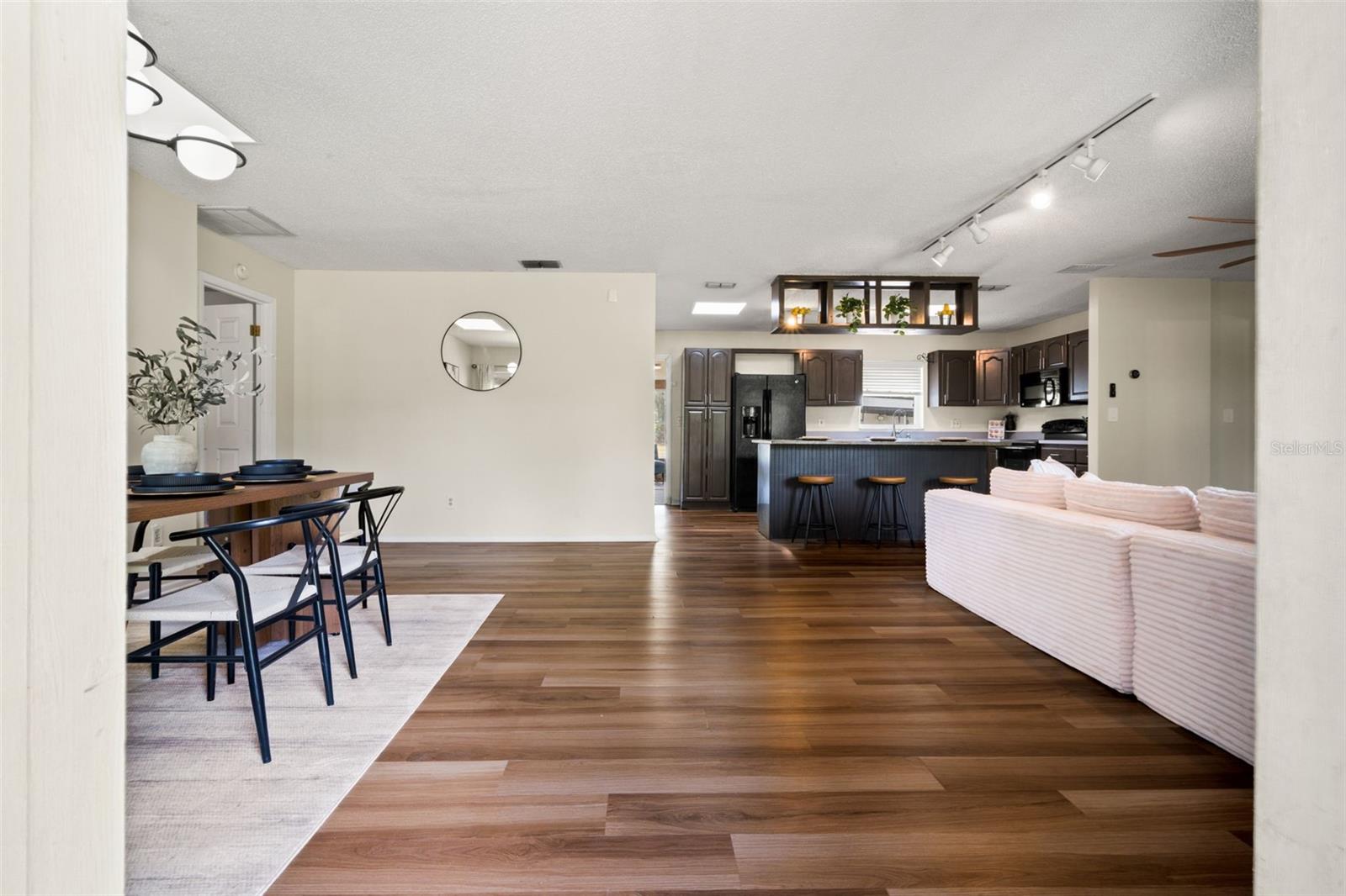 2111 HINSON RD