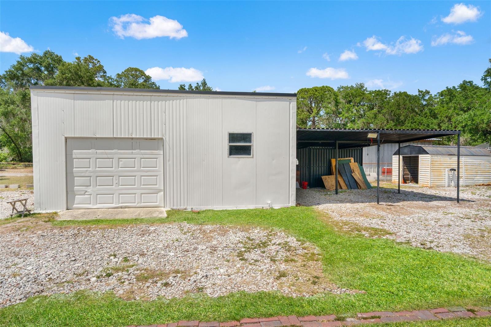 2111 HINSON RD