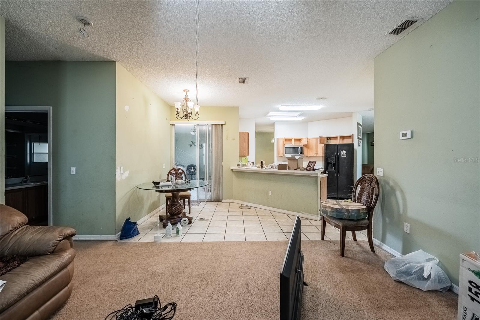 427 LARK CT