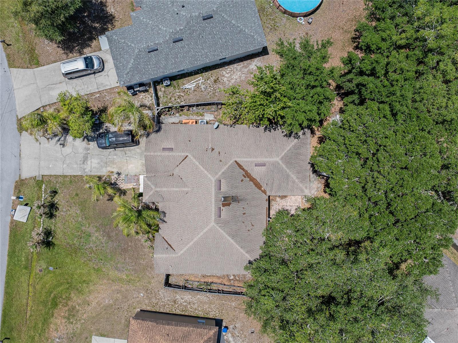 427 LARK CT