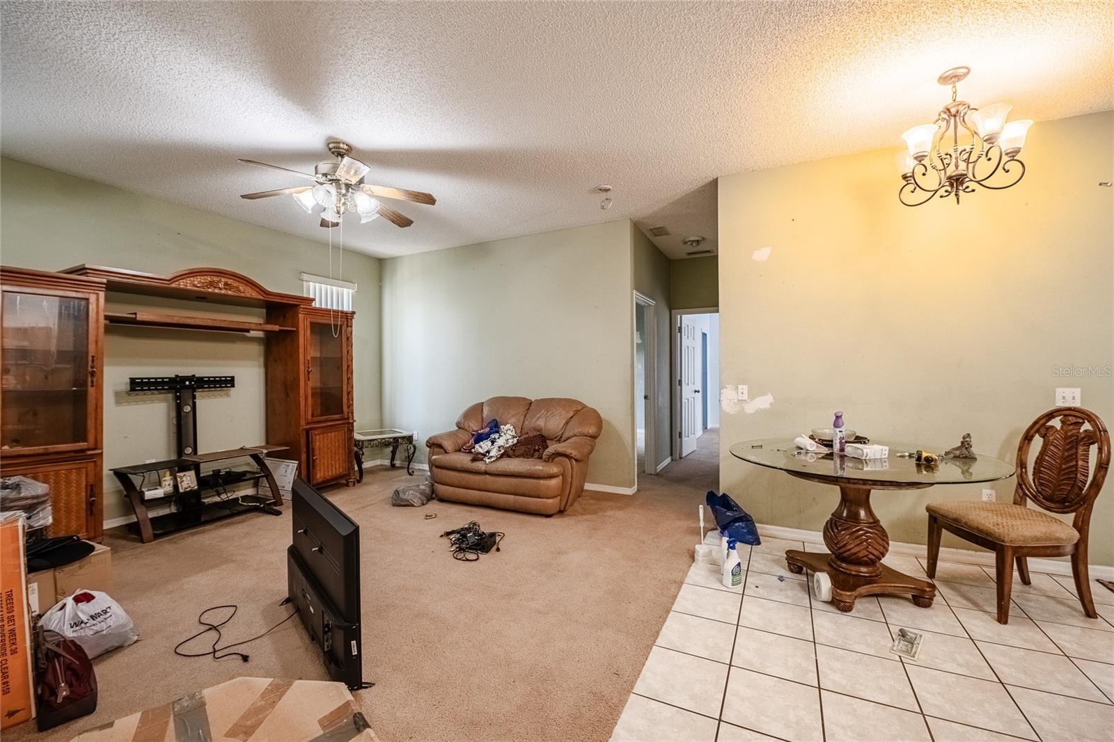 427 LARK CT