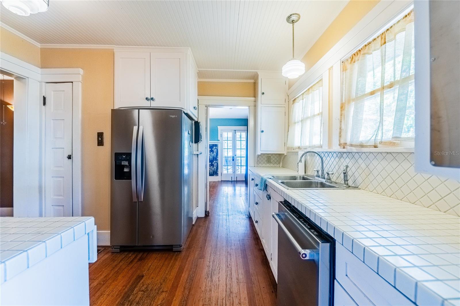 116 S LAKESHORE BLVD