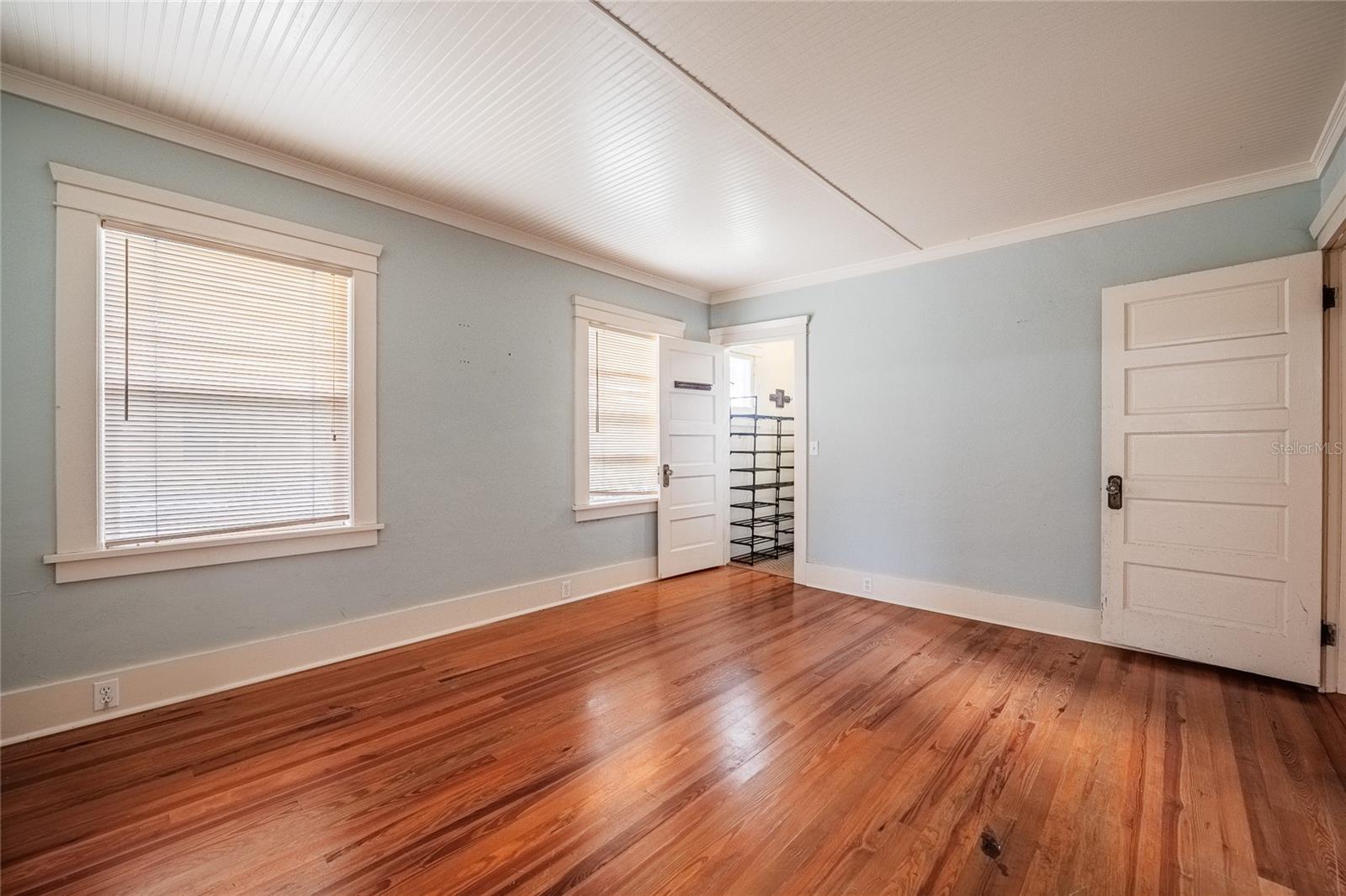116 S LAKESHORE BLVD