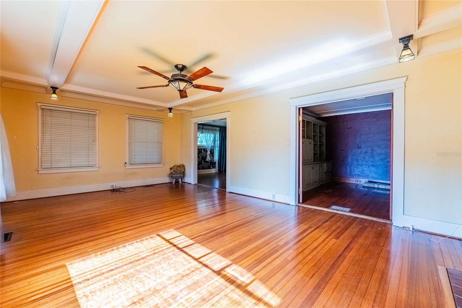 116 S LAKESHORE BLVD