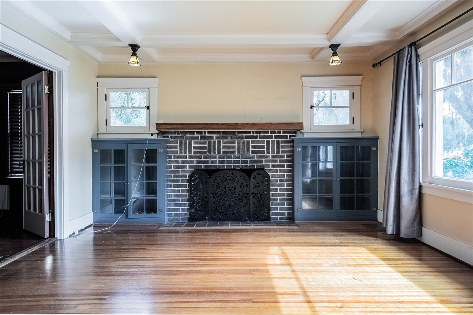 116 S LAKESHORE BLVD