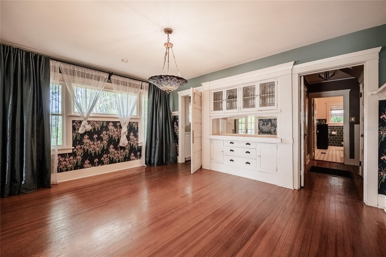 116 S LAKESHORE BLVD