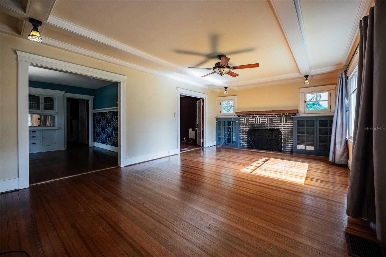 116 S LAKESHORE BLVD