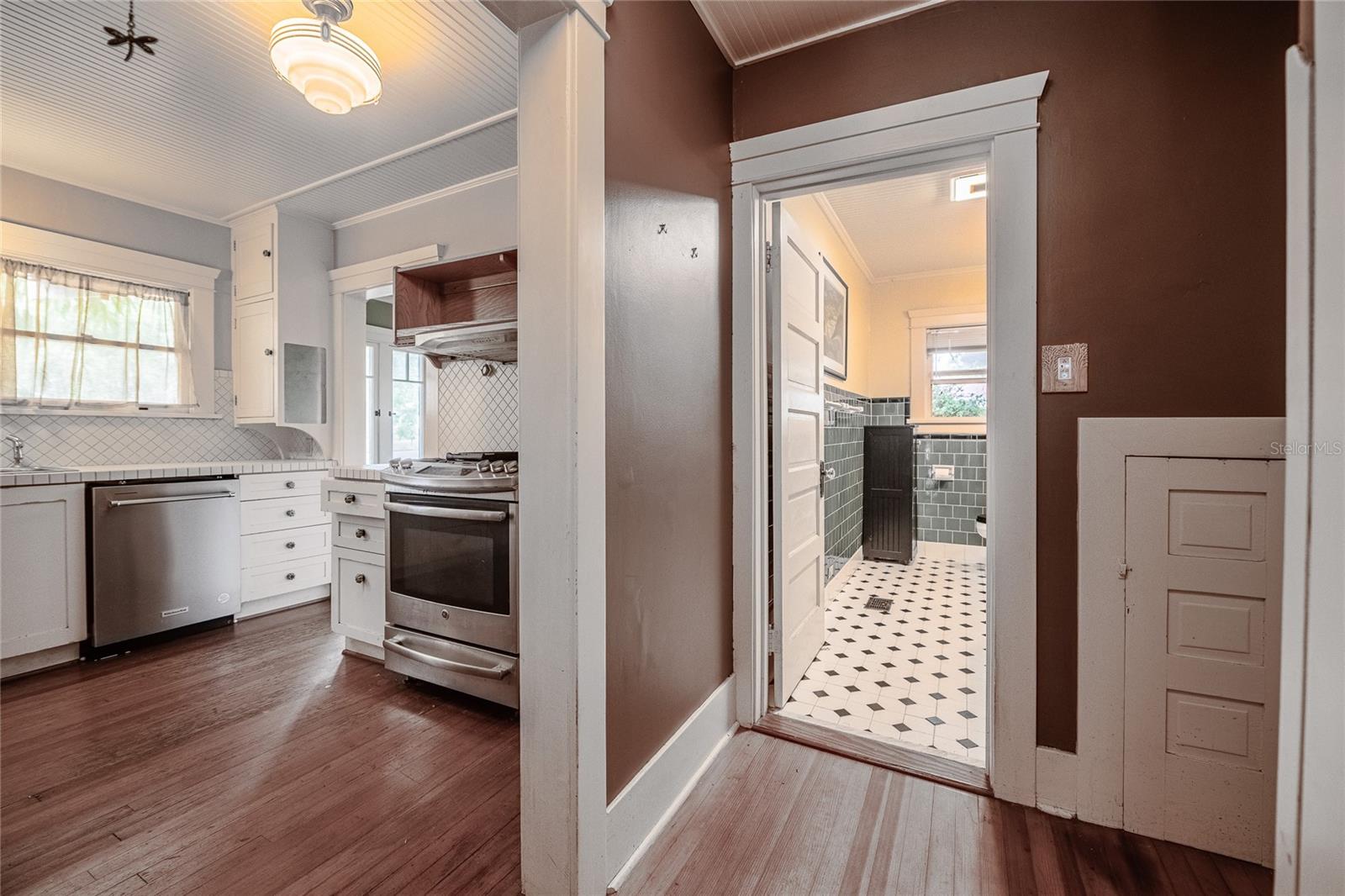 116 S LAKESHORE BLVD