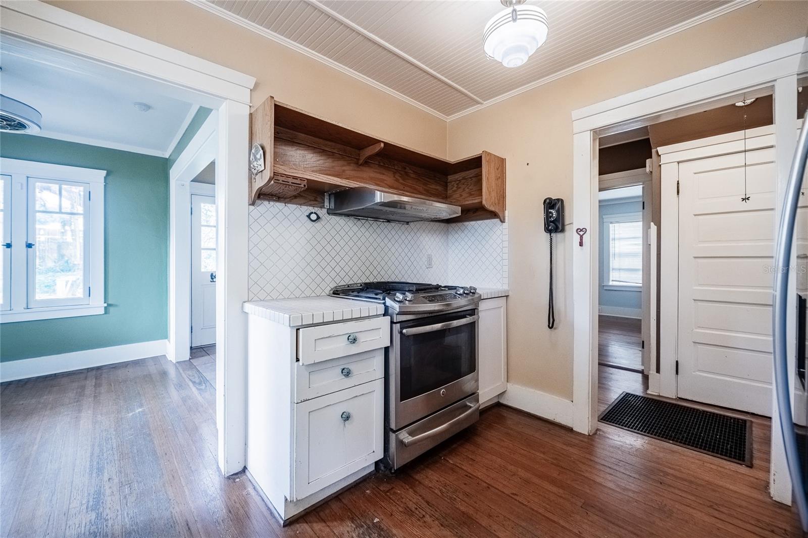 116 S LAKESHORE BLVD