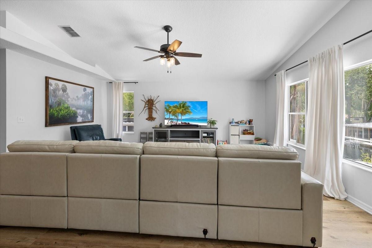 7264 ABERDEEN CT