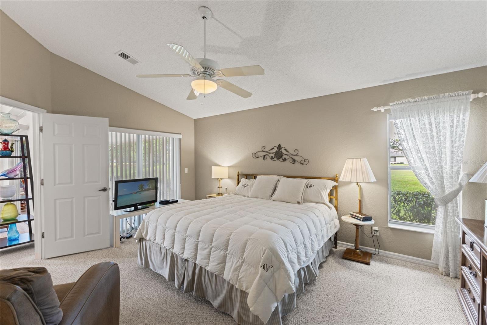 9419 NEW ORLEANS DR