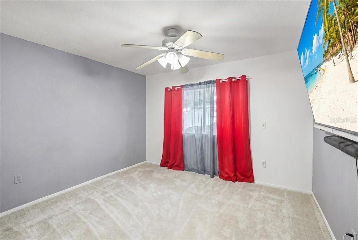 1279 DELTONA BLVD