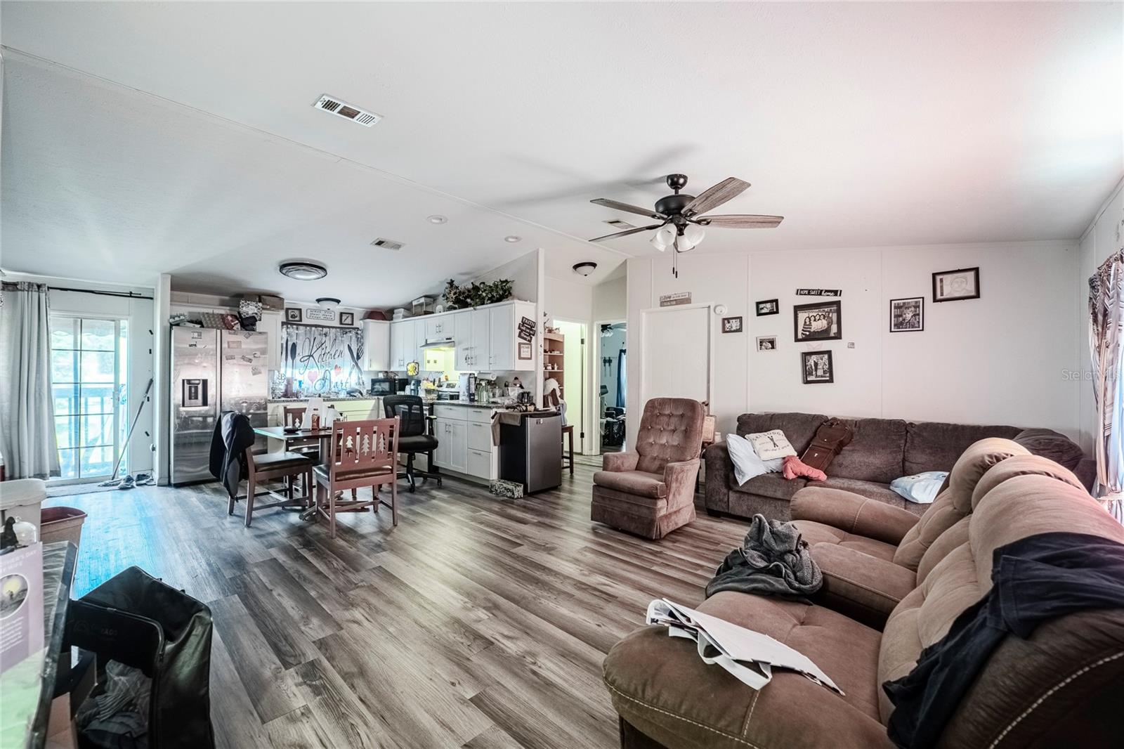 3825 CARRIAGE DR