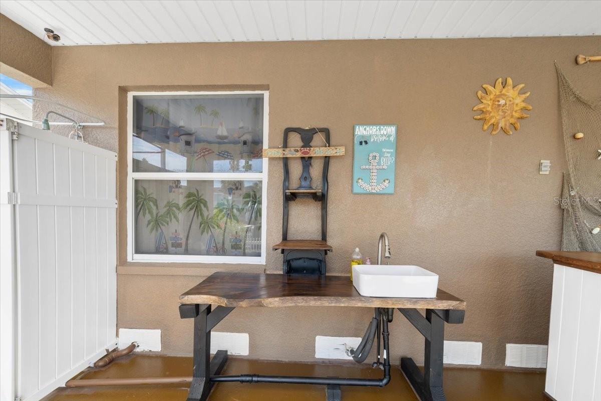4270 CARLOS CT