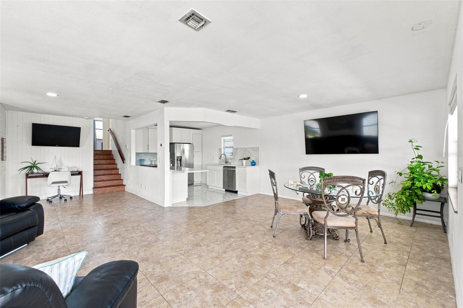 3250 ROSE ARBOR DR