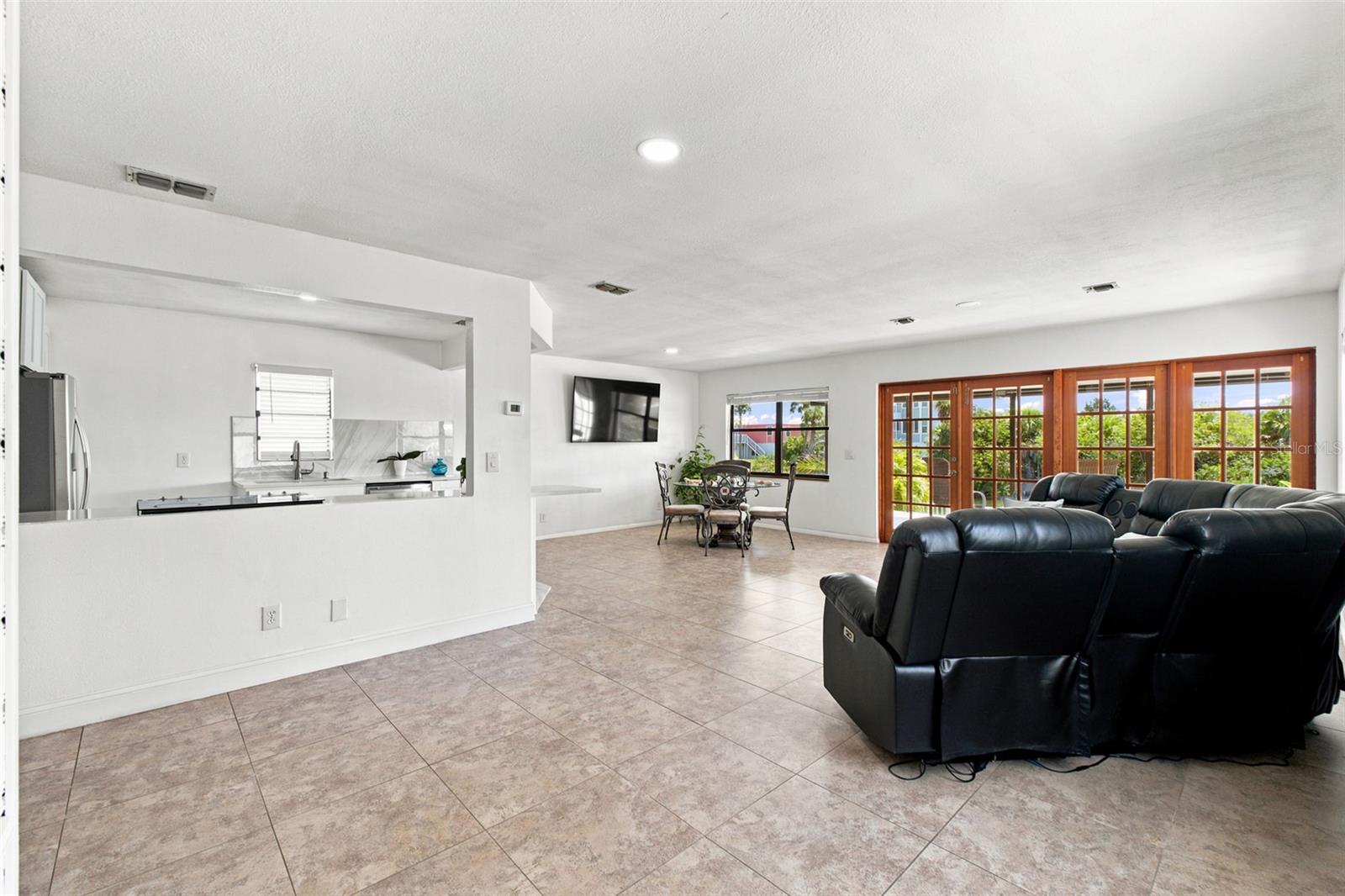 3250 ROSE ARBOR DR