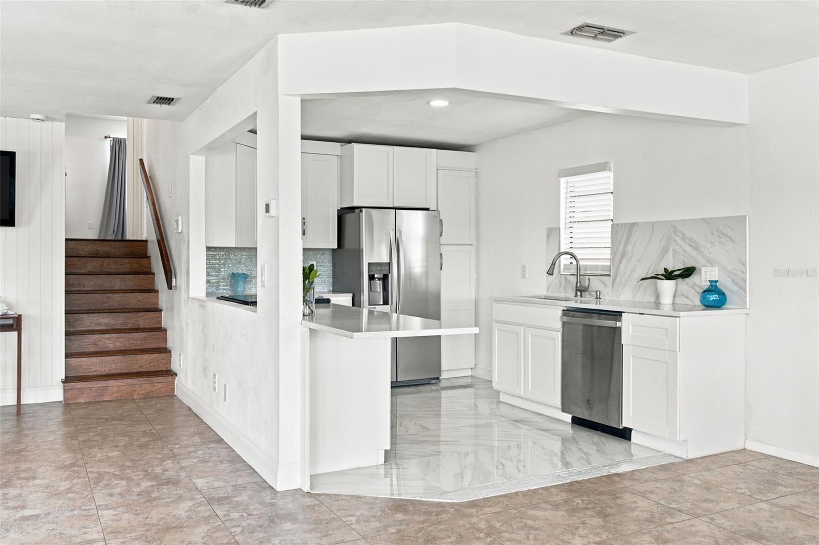 3250 ROSE ARBOR DR