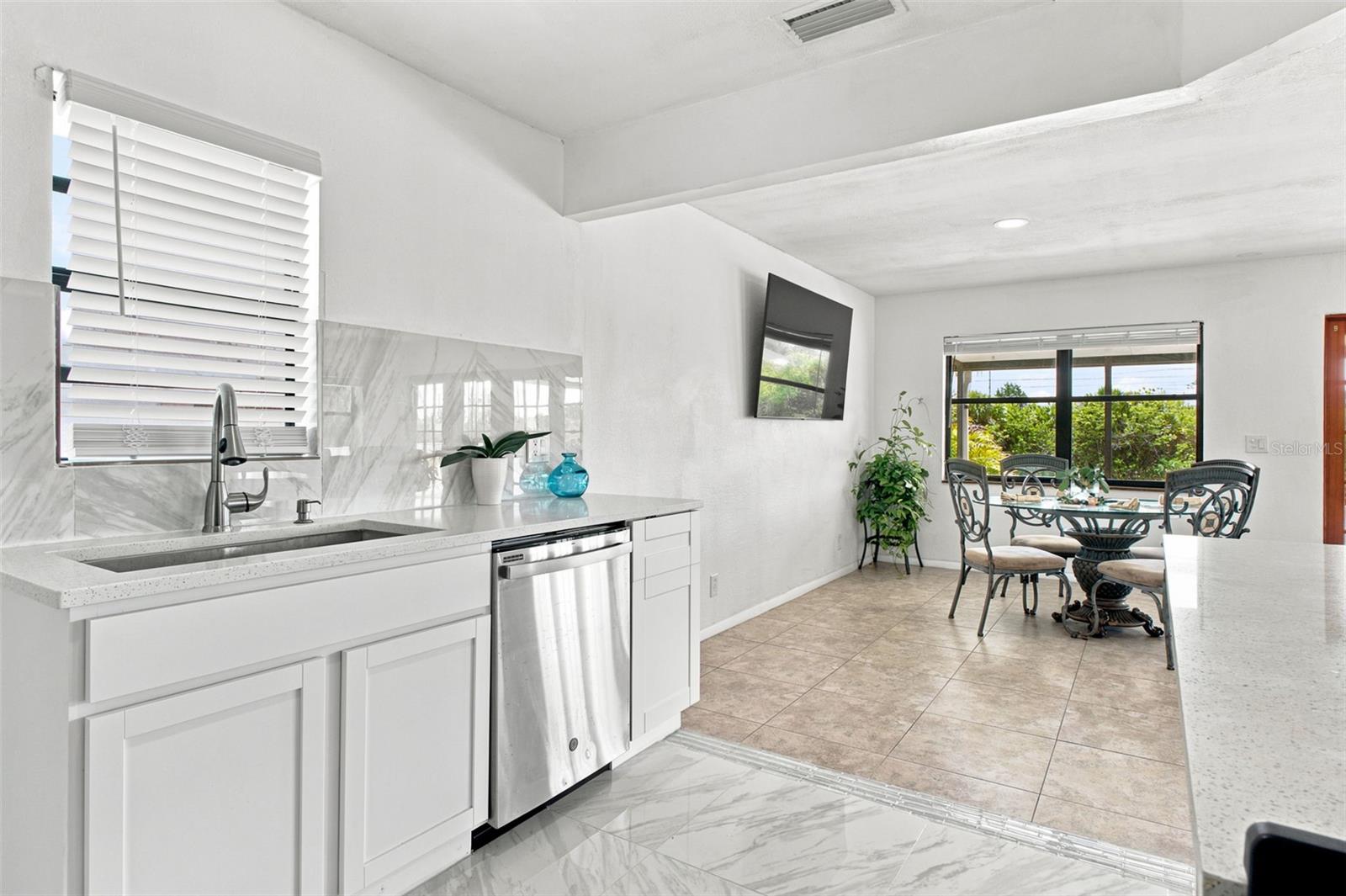 3250 ROSE ARBOR DR