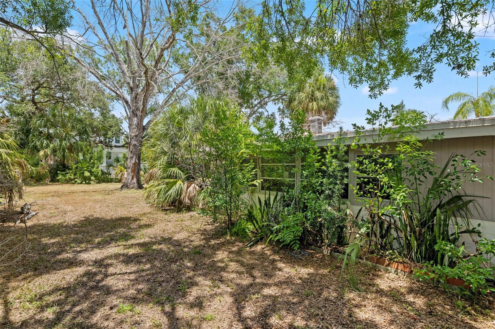 4635 W BAY VILLA AVE