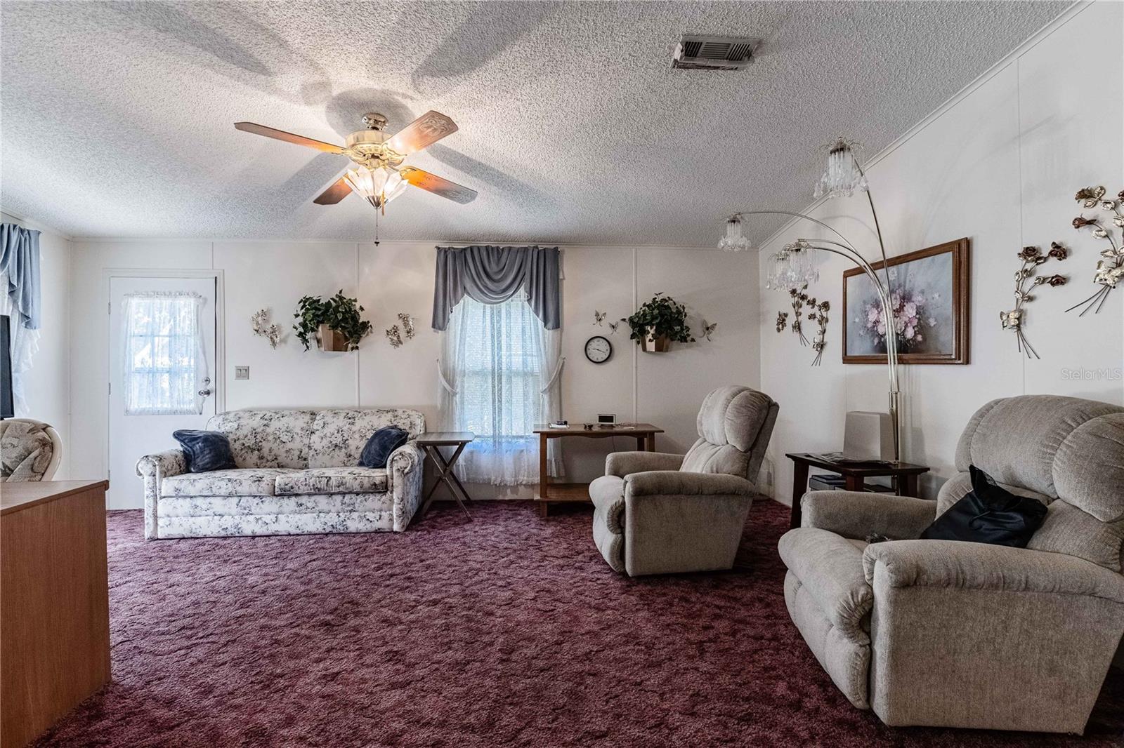 489 VILLAGE CIR SW
