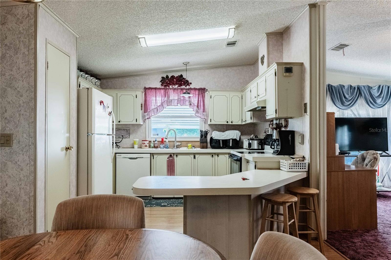 489 VILLAGE CIR SW