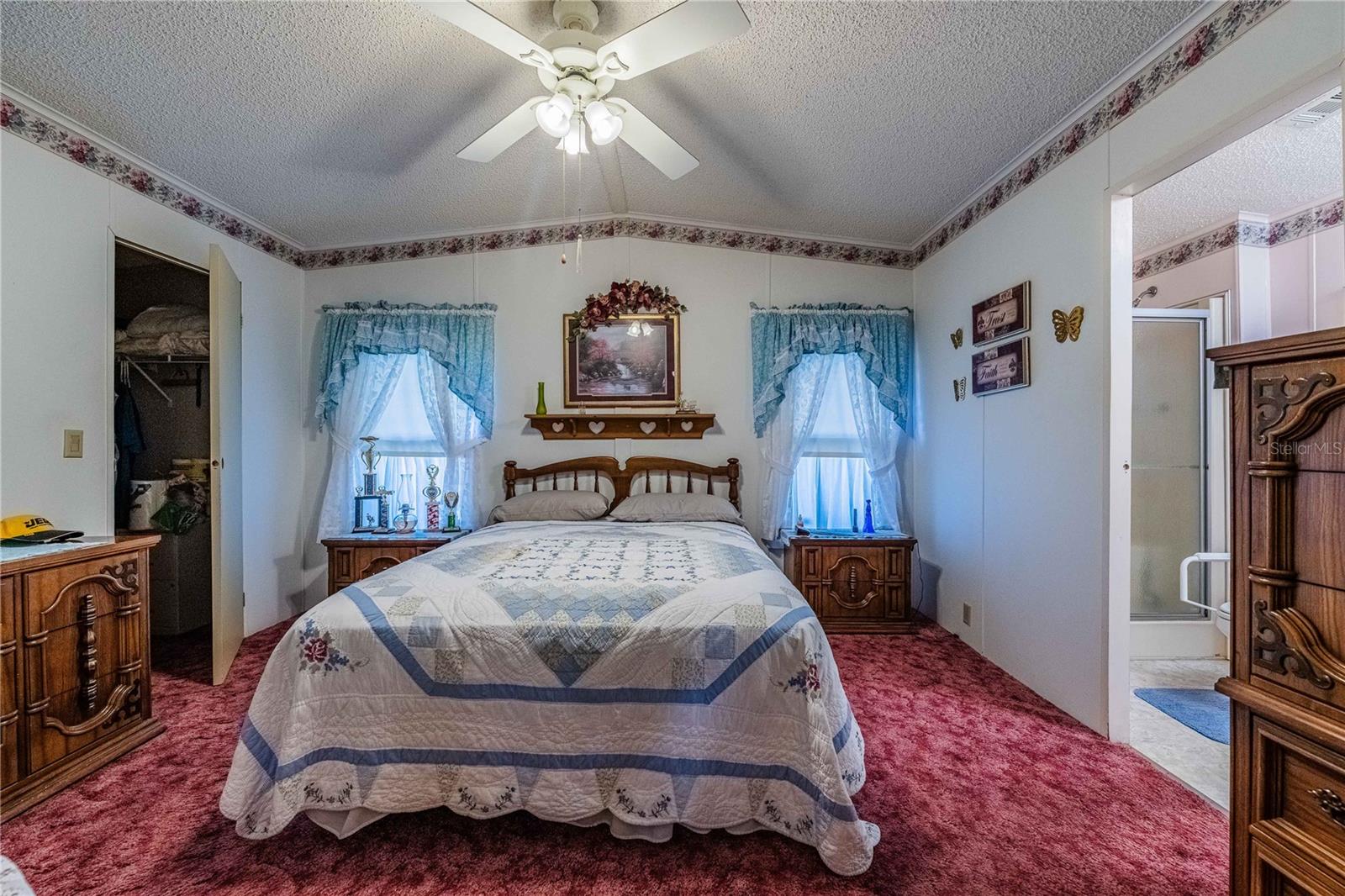 489 VILLAGE CIR SW