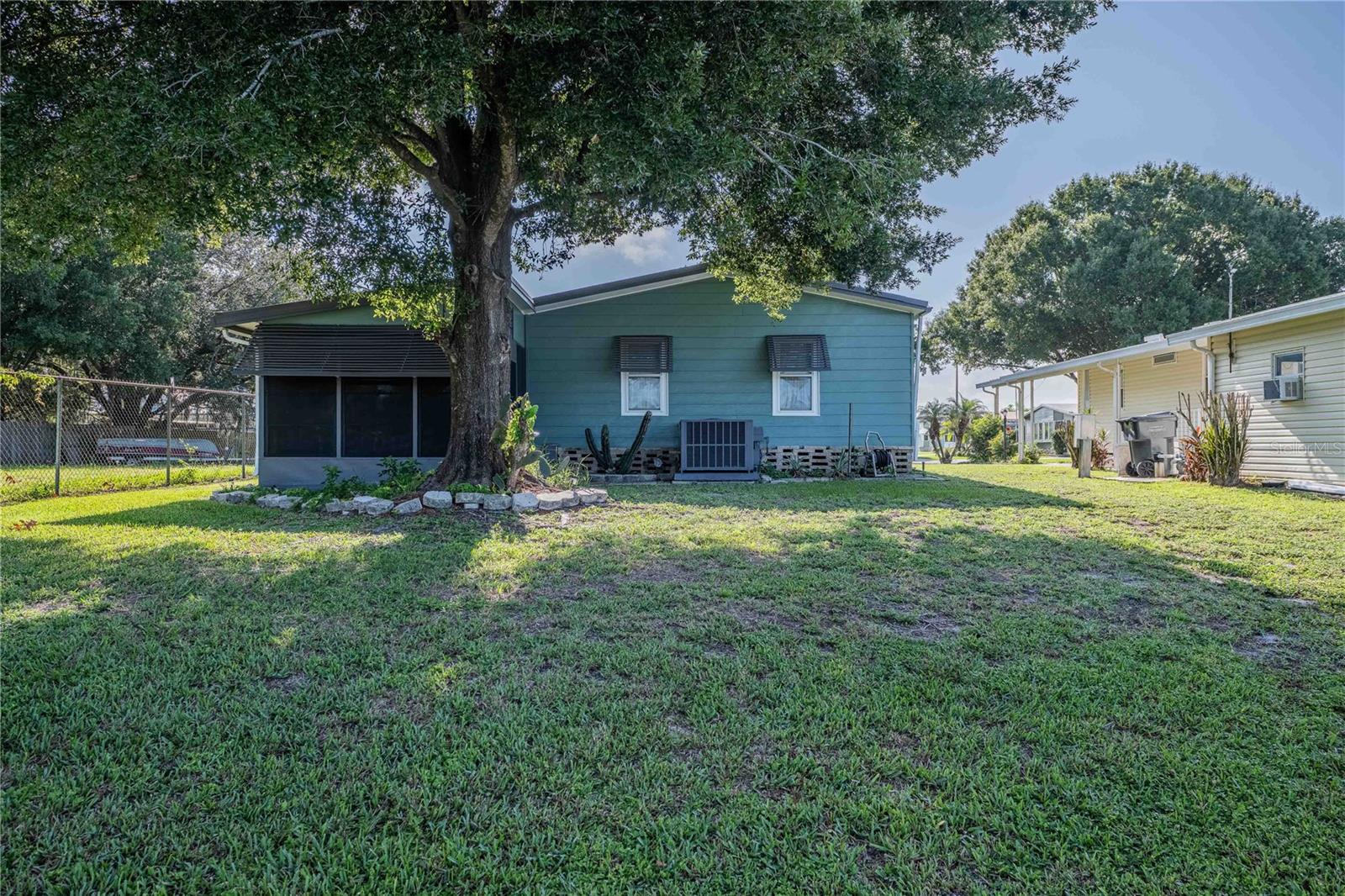 489 VILLAGE CIR SW
