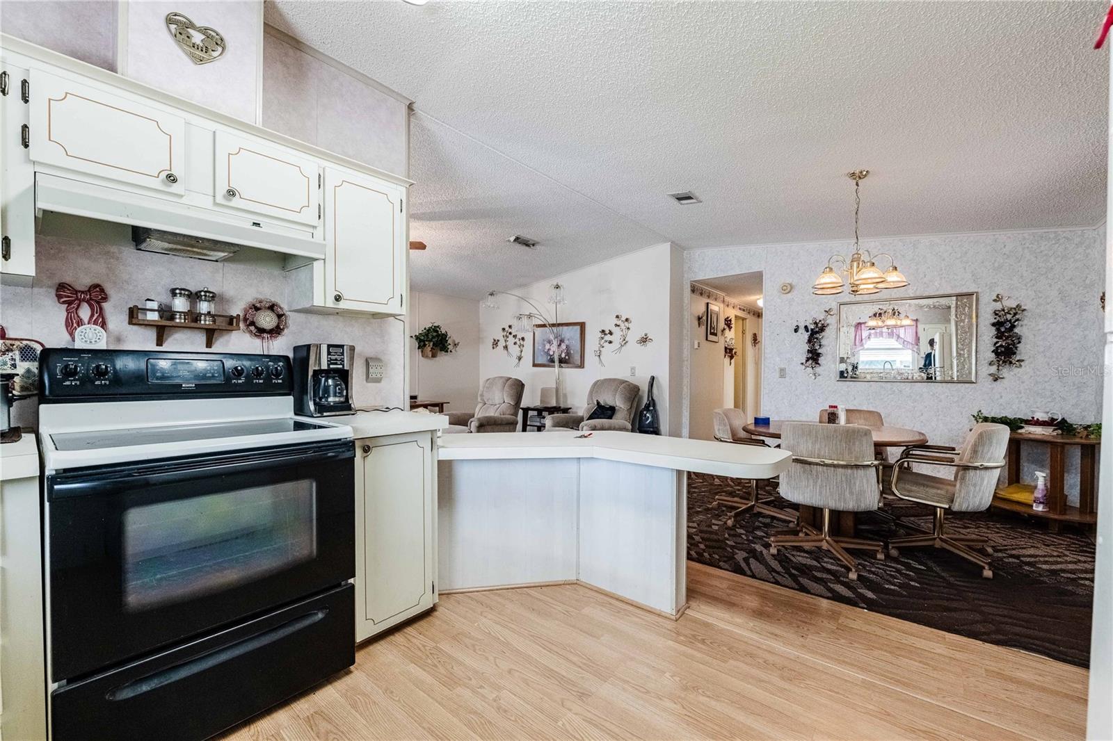 489 VILLAGE CIR SW